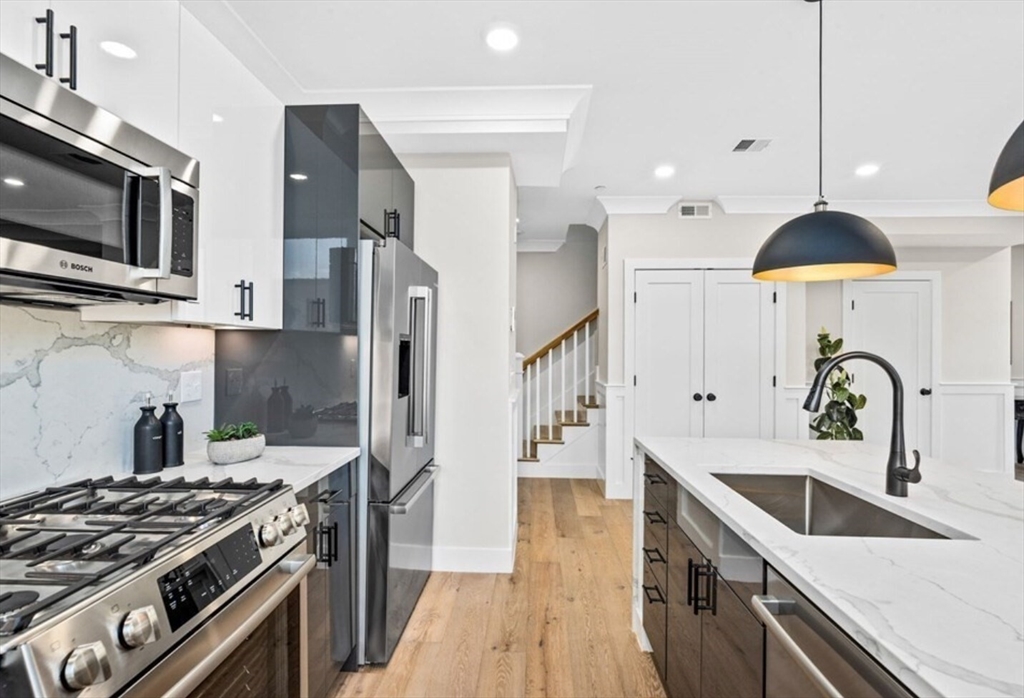 300 Somerville Ave, Ward Two