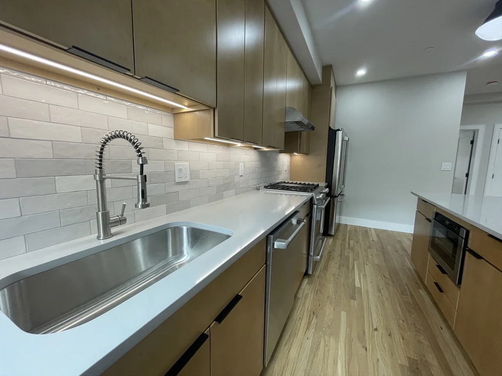 145 Sutherland Rd, Brighton