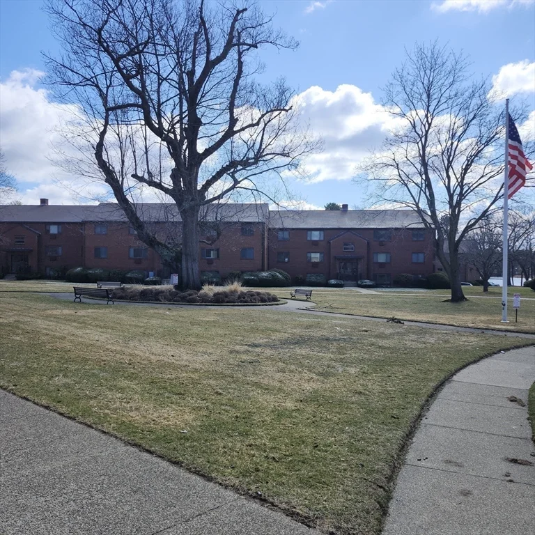 62 Charlesbank Way, Waltham