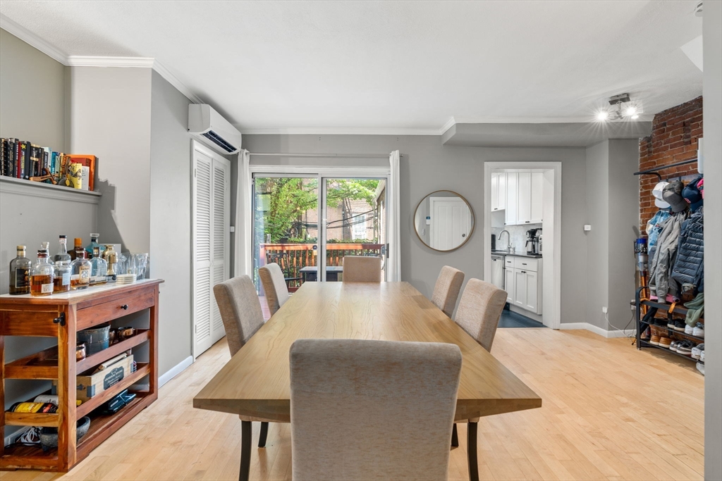 8 Melrose St, Back Bay