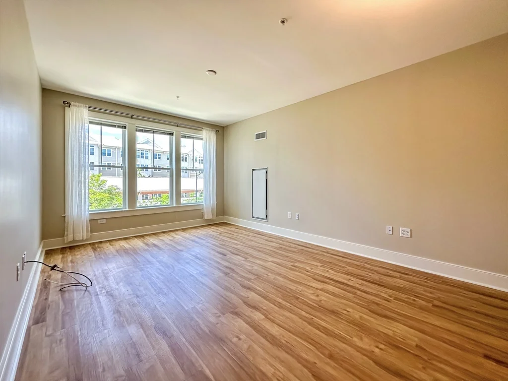 25 Stonehaven Dr, Weymouth