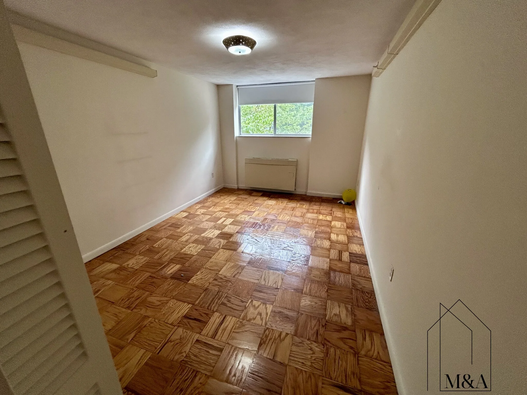 101 Monmouth St, Longwood