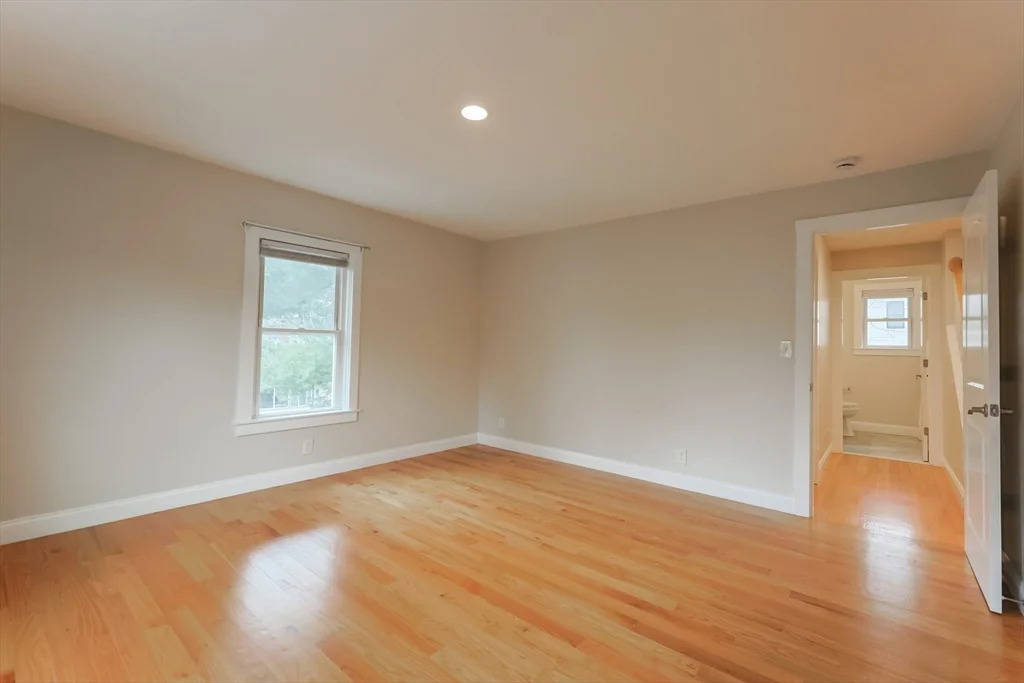 24 Charles St, Westborough