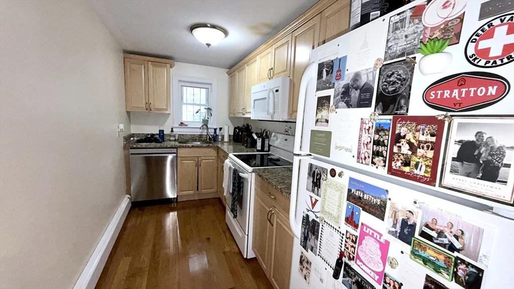 8 Kenwood St, Cambridgeport