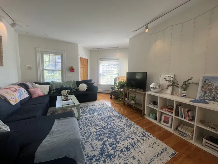 27 Holton St, West Somerville