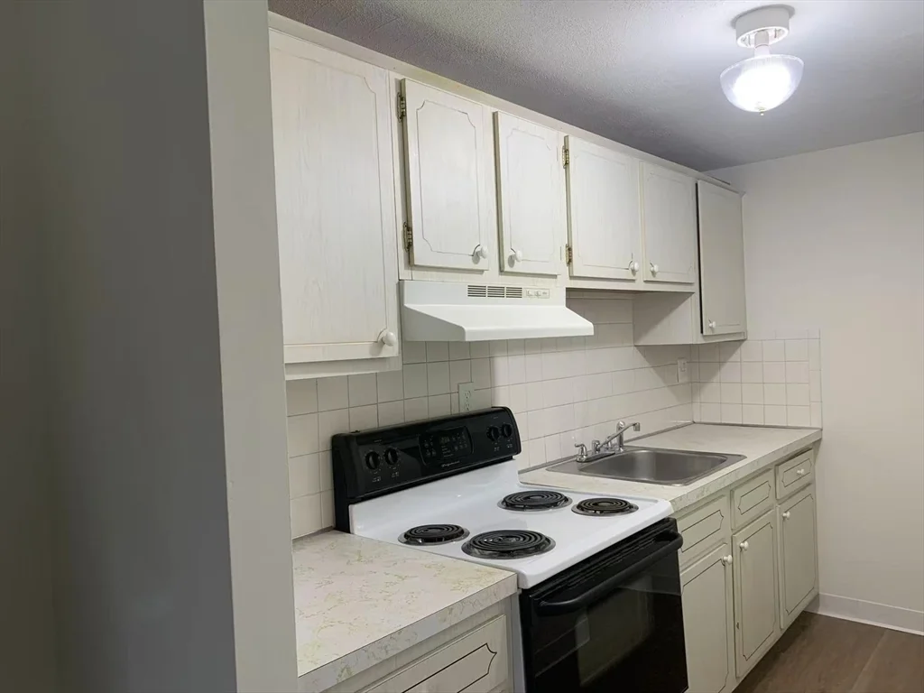 179 Presidents Ln, Quincy