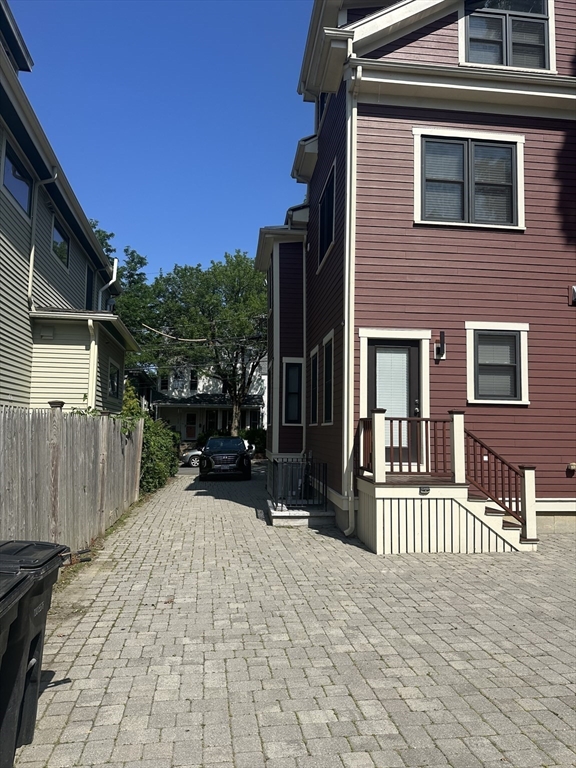 47 Wallace St, Tufts