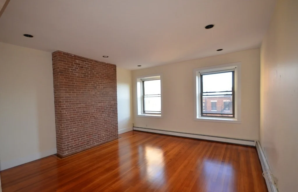 470 Commonwealth Ave, Fenway