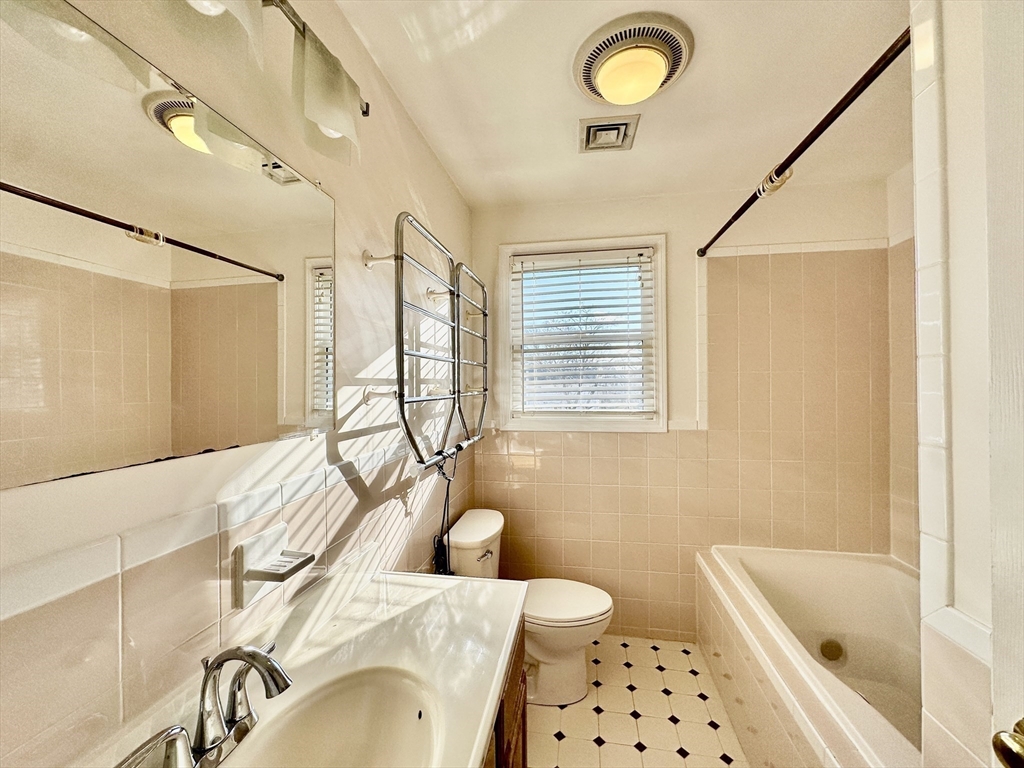 17 Hamlet St, Newton