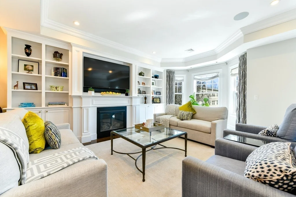 846 East Broadway, South Boston