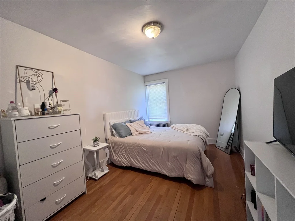 3 Englewood Ave, Brookline