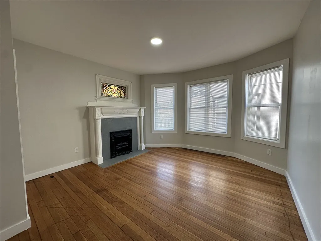 34-36 Abbotsfield St, Roxbury