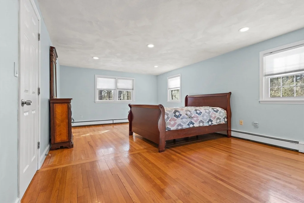 77 Colonial Rd, Sudbury