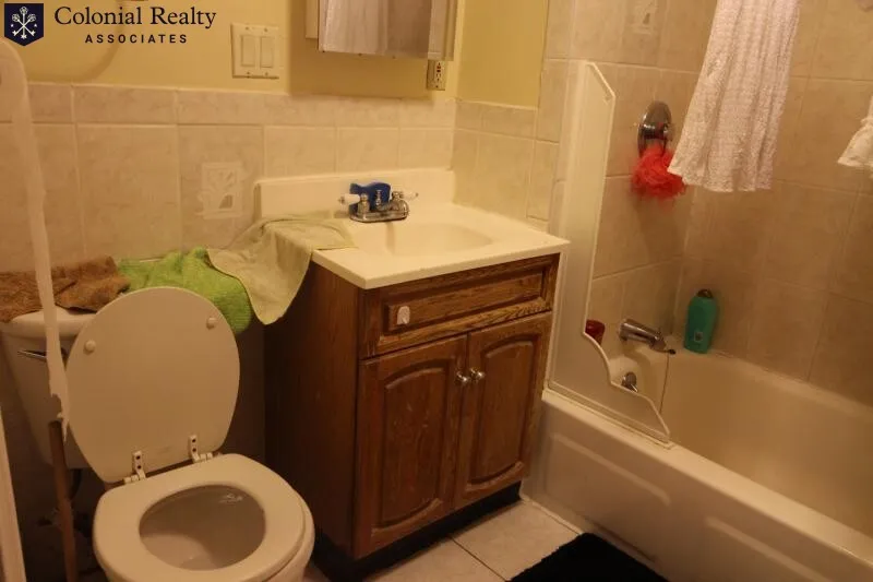 86 Hammond St, Roxbury