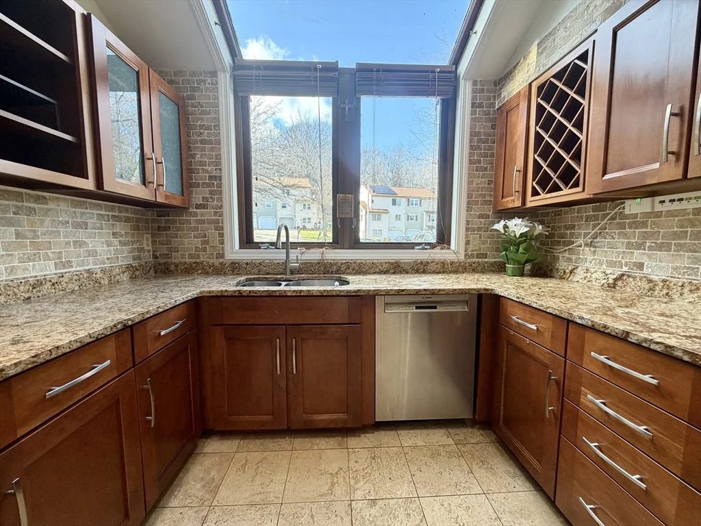 22 Gates Rd, Worcester