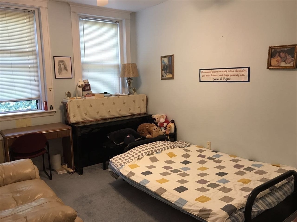 380 Riverway, Mission Hill