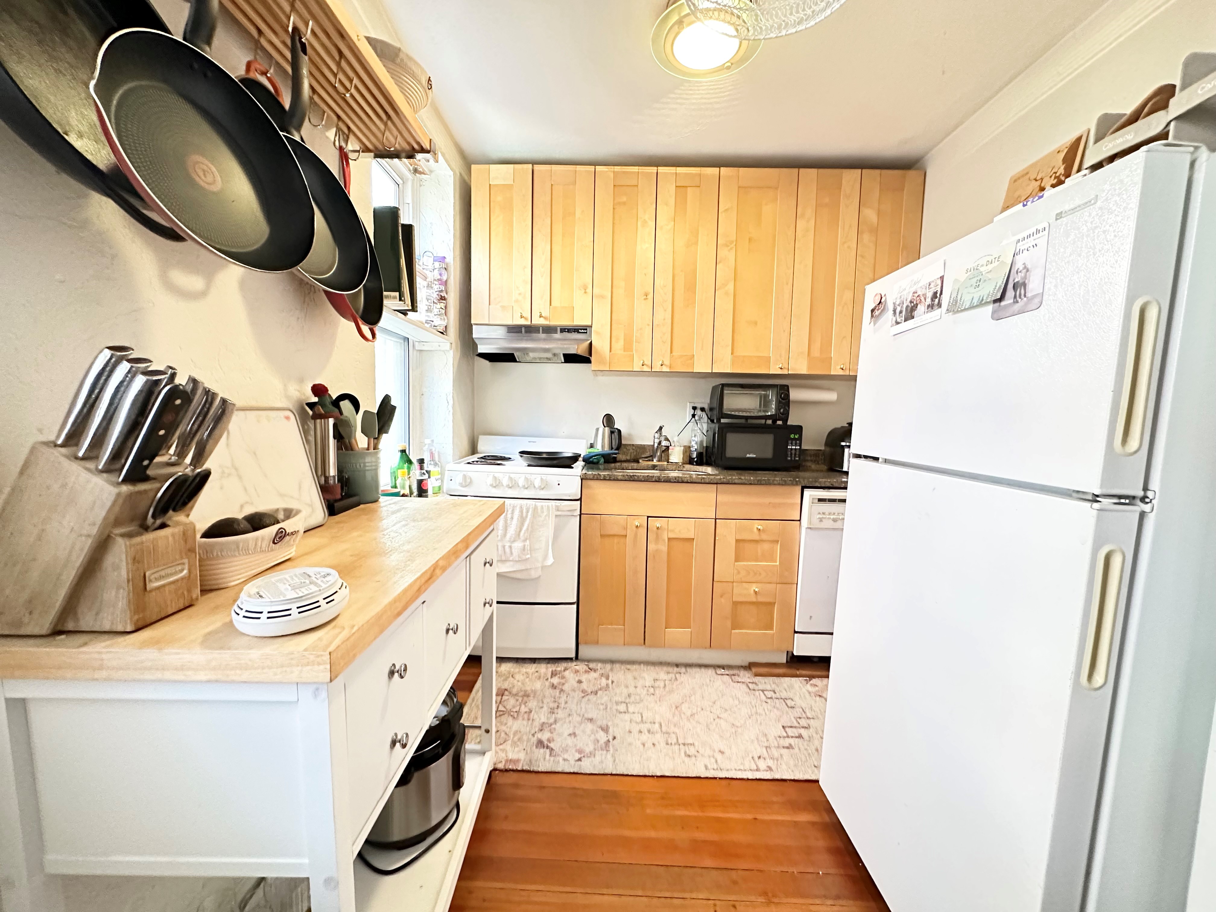 2 bed, 1 bath apartment for rent at 35 Charter St Unit 5, North End — photo 2 of 9
