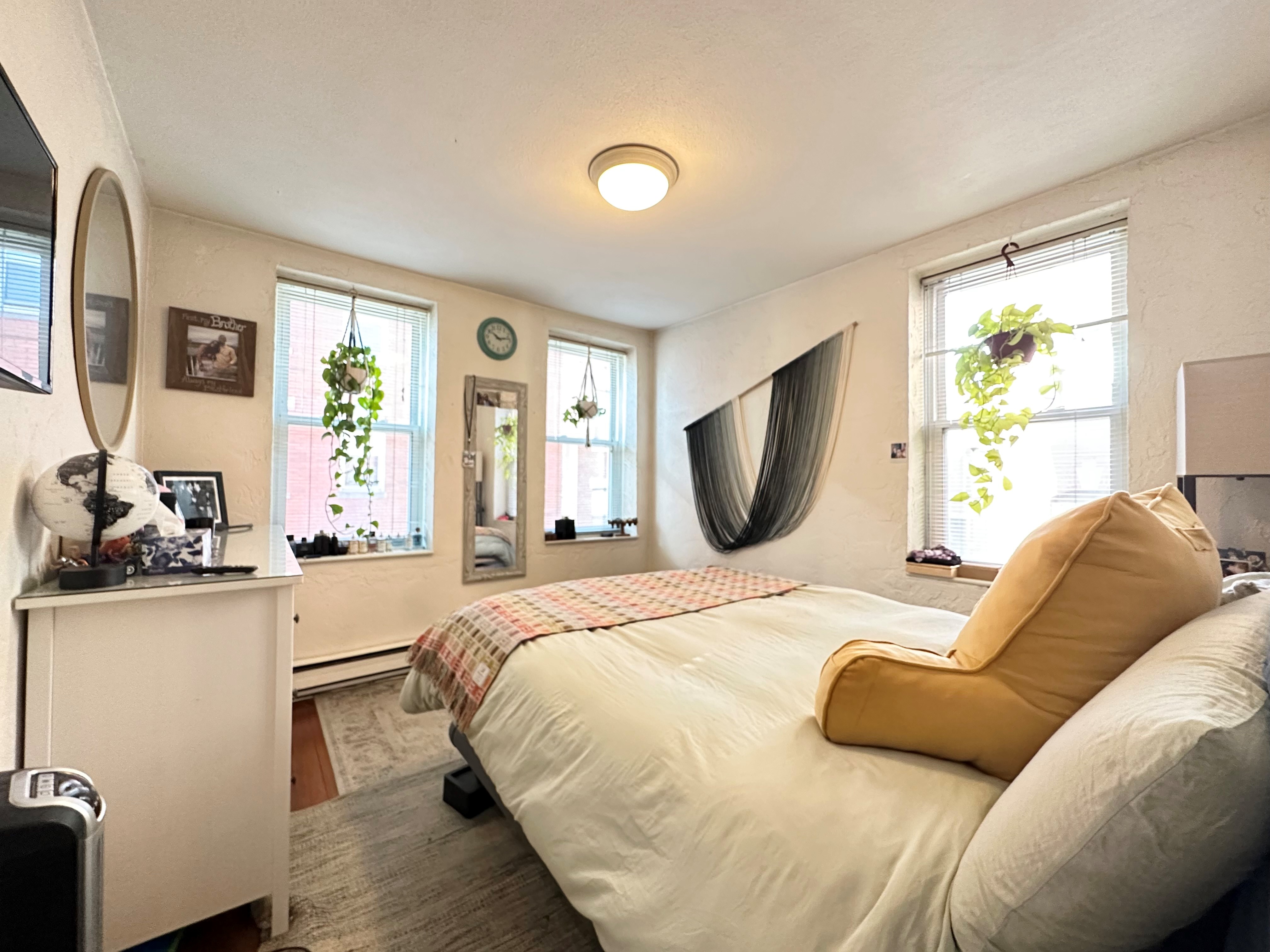 2 bed, 1 bath apartment for rent at 35 Charter St Unit 5, North End — photo 5 of 9