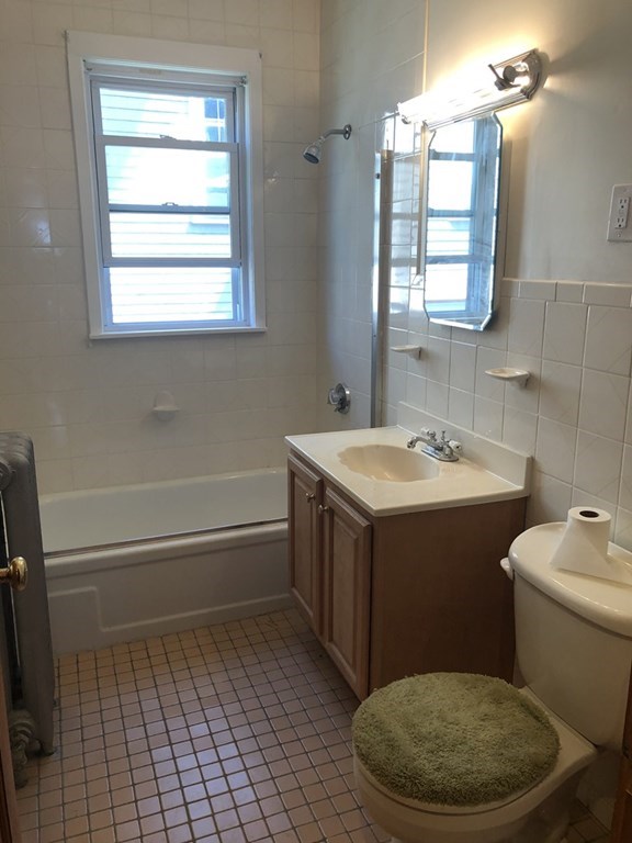 3 bed, 1 bath apartment for rent at 35 Iffley Rd Unit 2, Jamaica Plain — photo 3 of 10