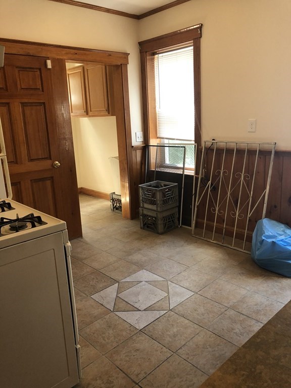 3 bed, 1 bath apartment for rent at 35 Iffley Rd Unit 2, Jamaica Plain — photo 6 of 10