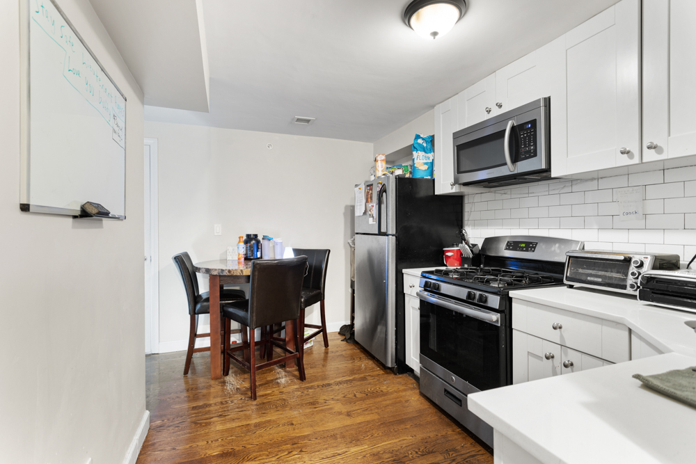 3 bed, 2 bath apartment for rent at 35 Melbourne St Unit 4, Dorchester — photo 8 of 13