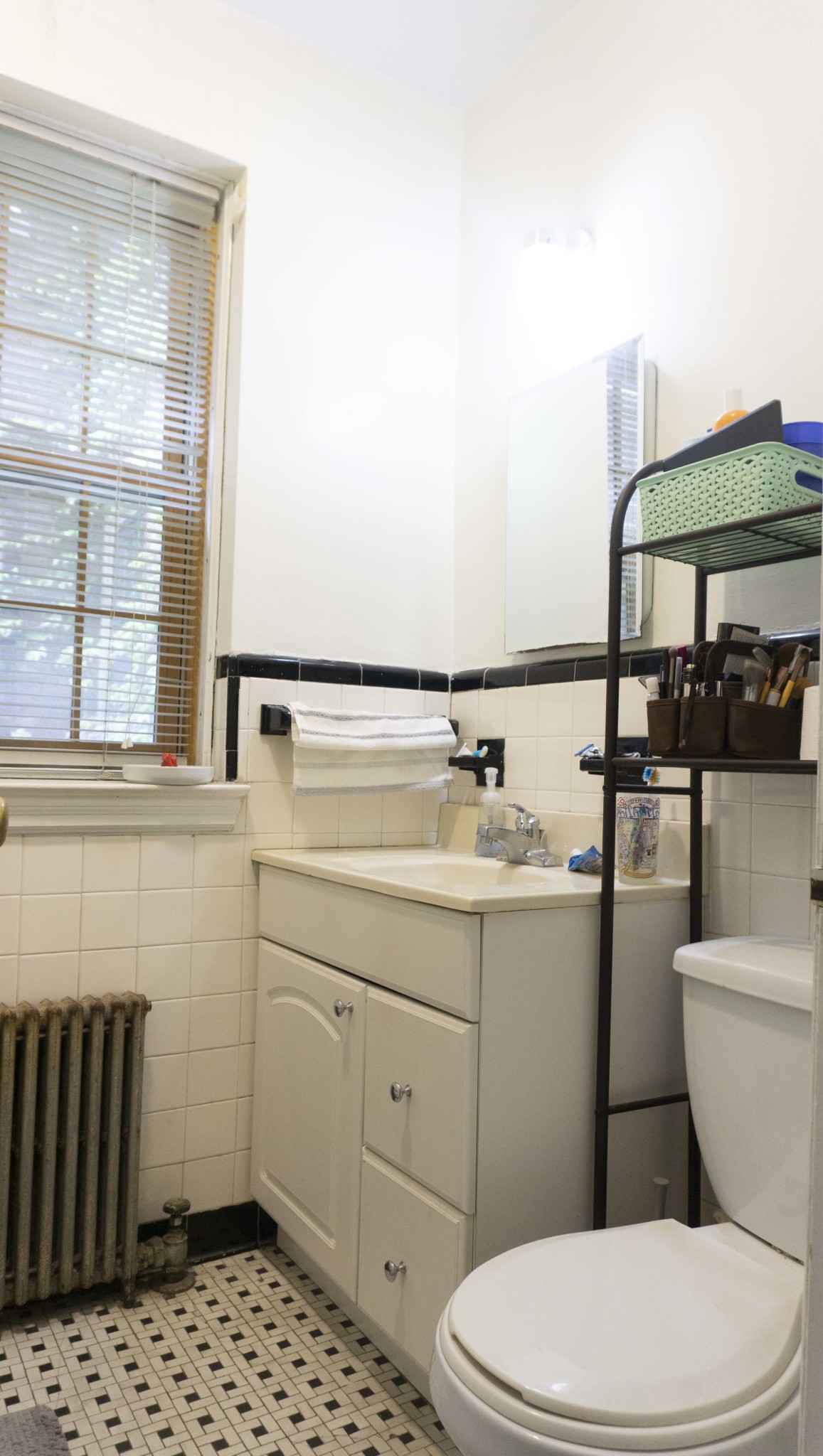 1 bed, 1 bath apartment for rent at 35 Park St Unit 2.,, Coolidge Corner — photo 2 of 4