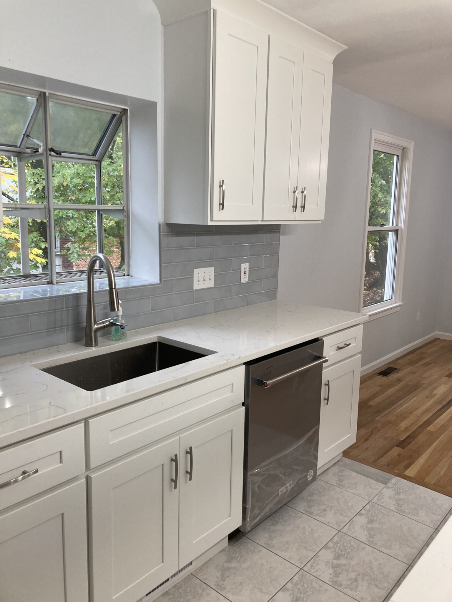 3 bed, 2.5 bath apartment for rent at 35 Vernon St Unit 35, Newton — photo 3 of 25