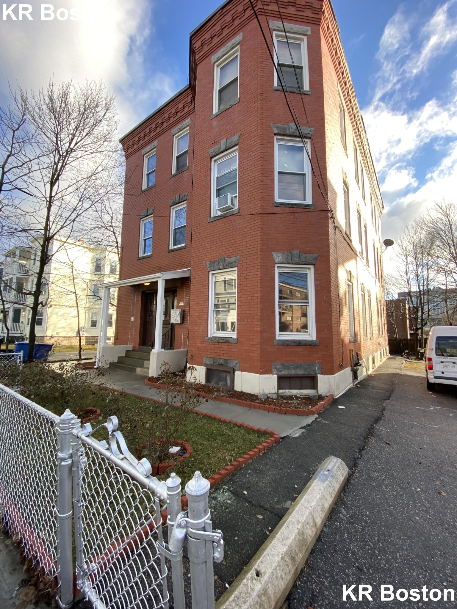 4 bed, 2 bath apartment for rent at 35 Waverly St Unit 1, Brighton — photo 1 of 3
