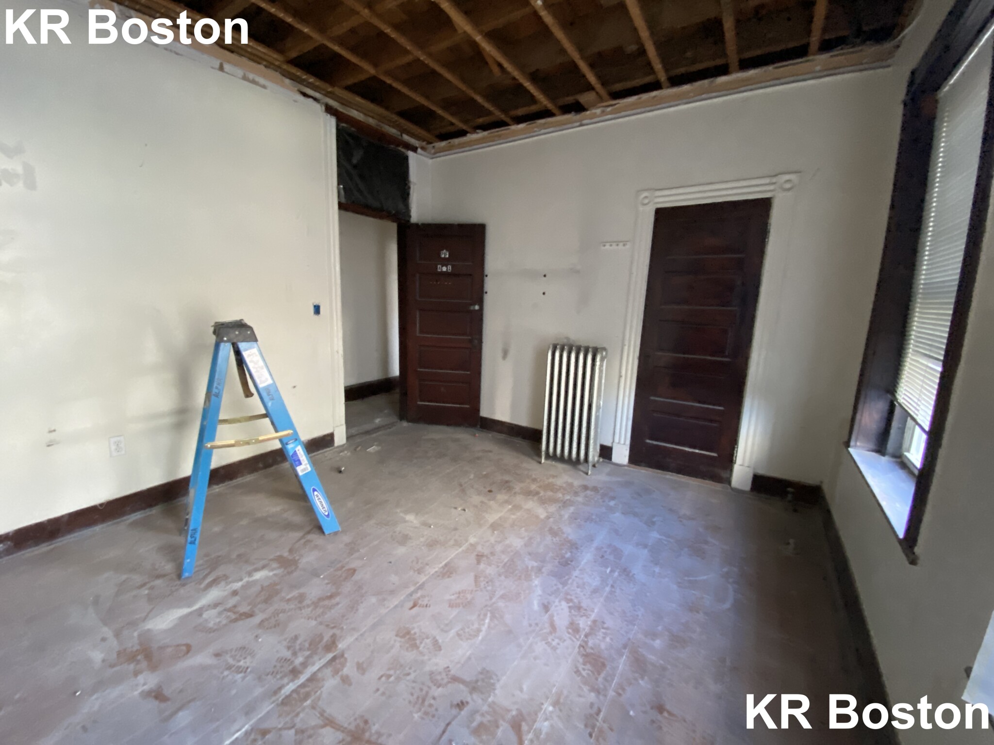 4 bed, 2 bath apartment for rent at 35 Waverly St Unit 1, Brighton — photo 3 of 3