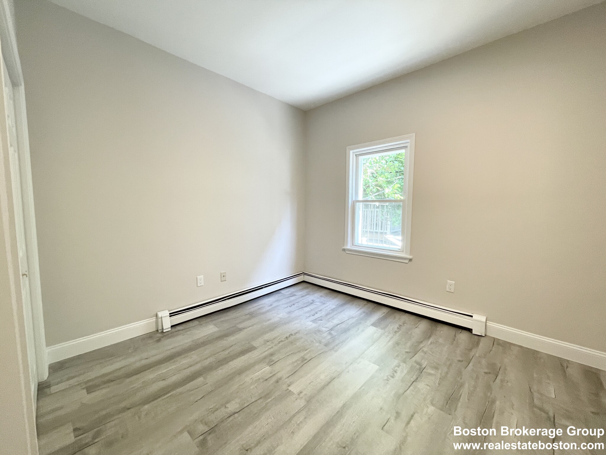 4 bed, 2 bath apartment for rent at 173 Bolton St Unit 1, South Boston — photo 4 of 5