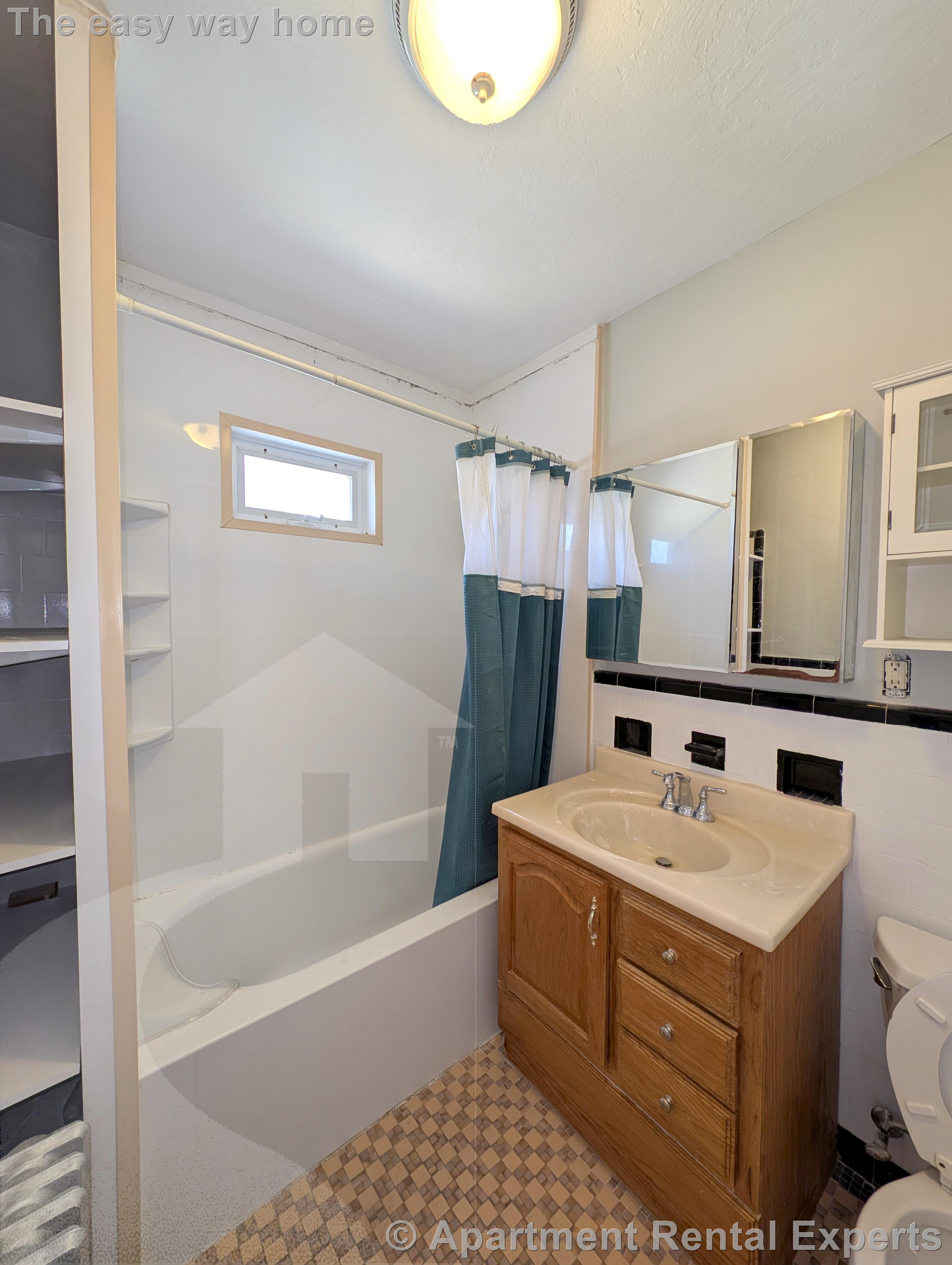 43 Orchard St, Tufts