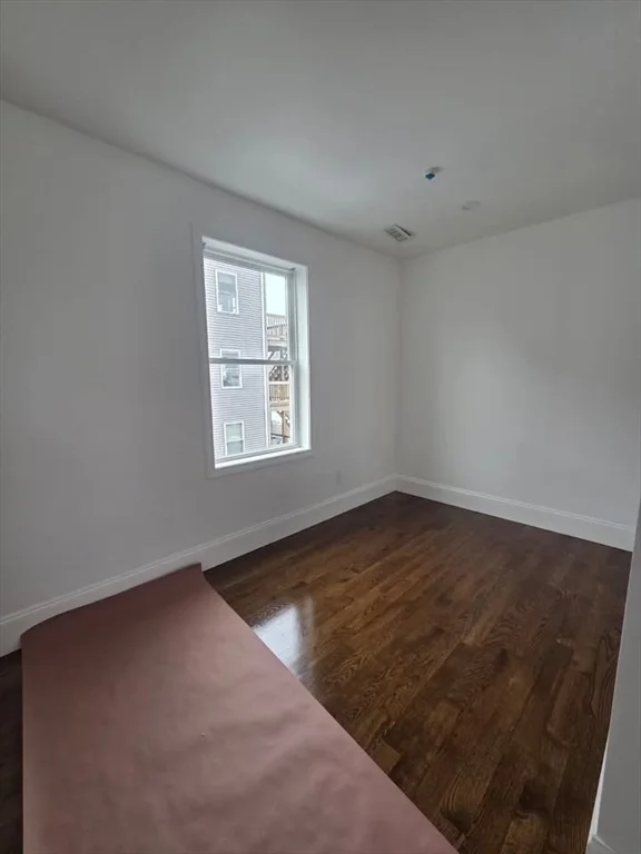 373 Crescent Ave, Chelsea