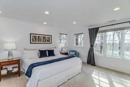 60 Red Gate, Amherst