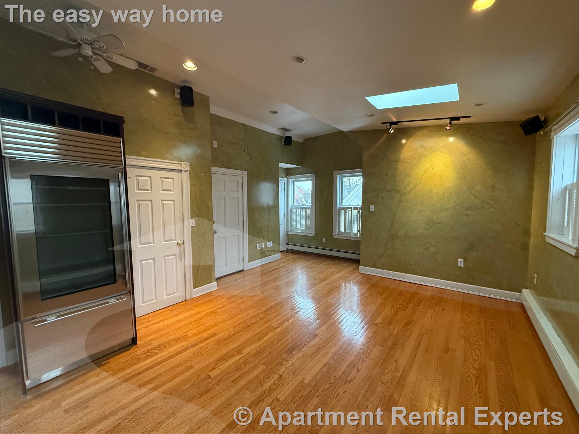 24 Ellington Rd, Powder House Square