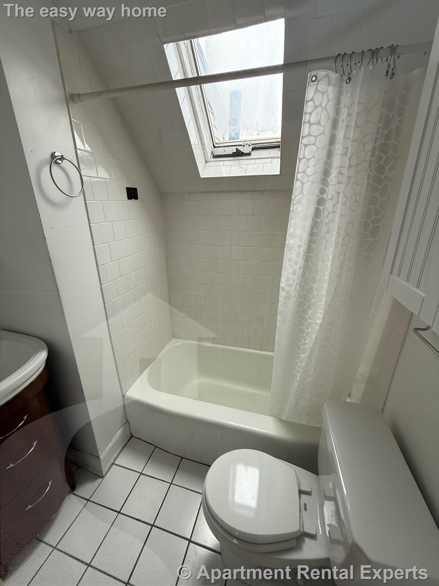 24 Ellington Rd, Powder House Square