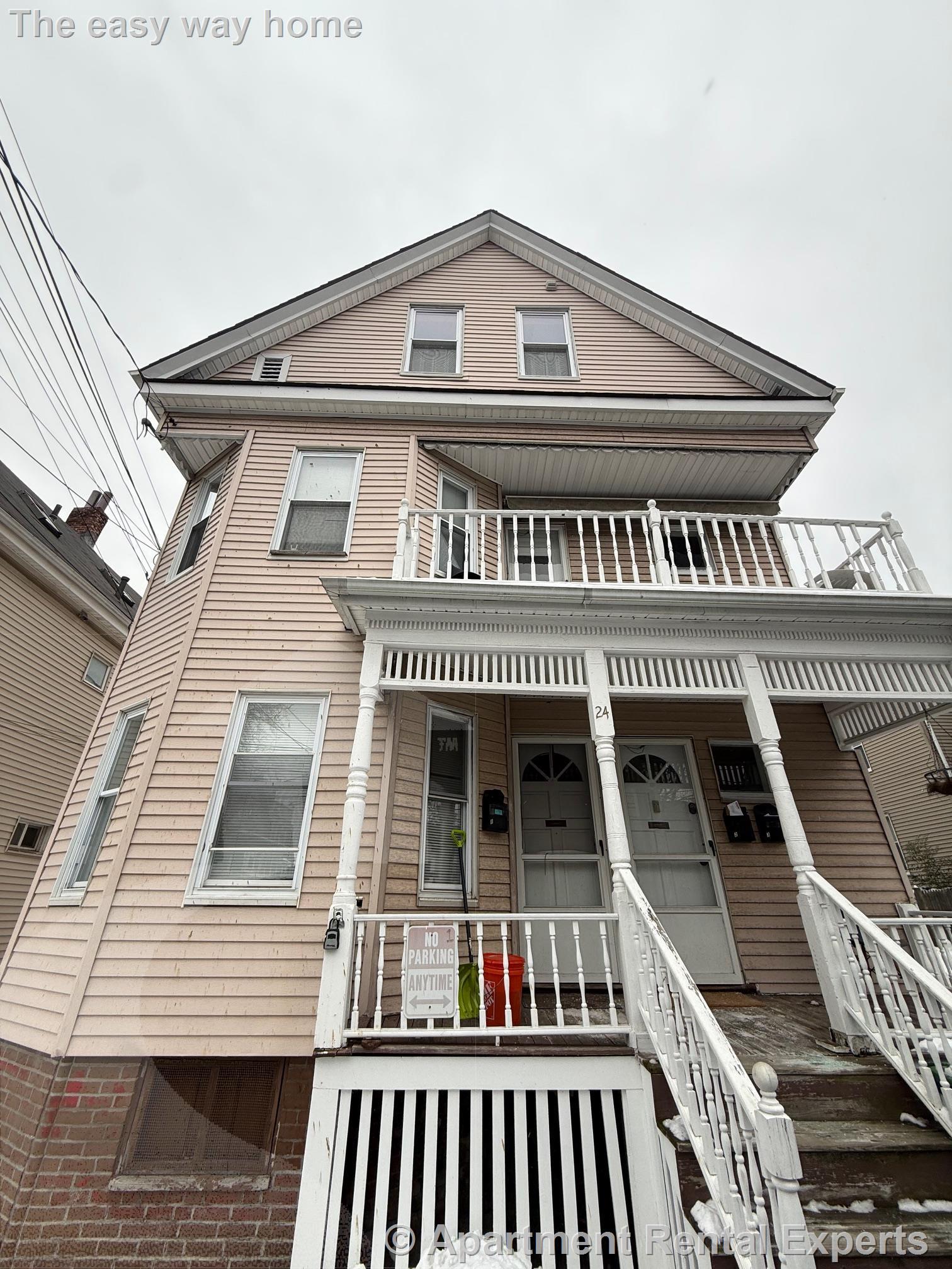 24 Ellington Rd, Powder House Square