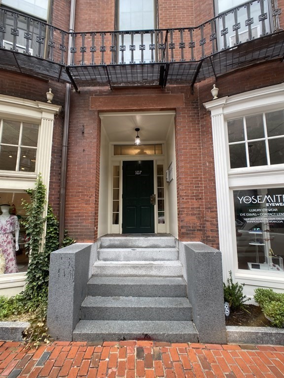 107 Charles St, Beacon Hill