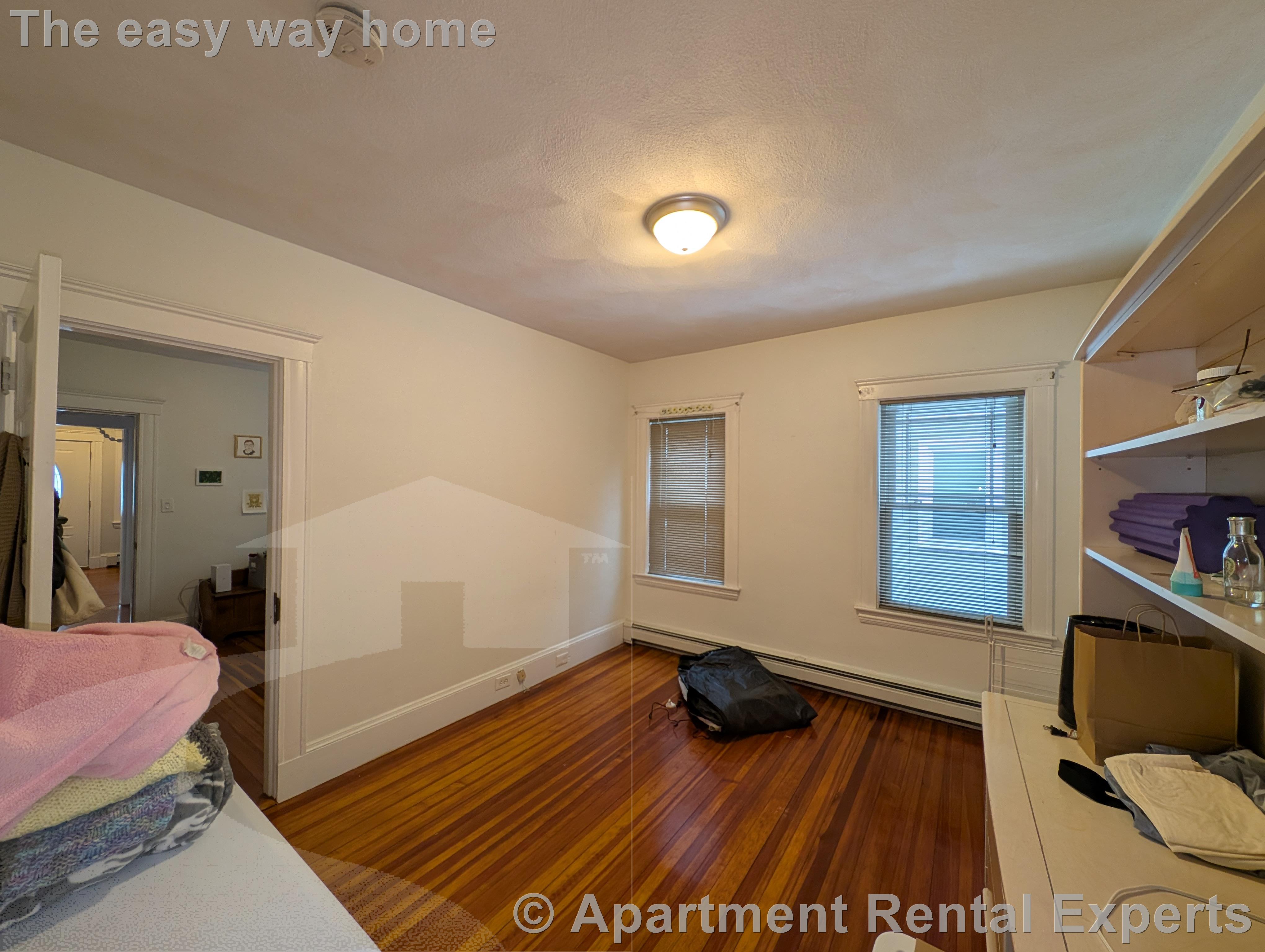 32 Trowbridge St, East Arlington