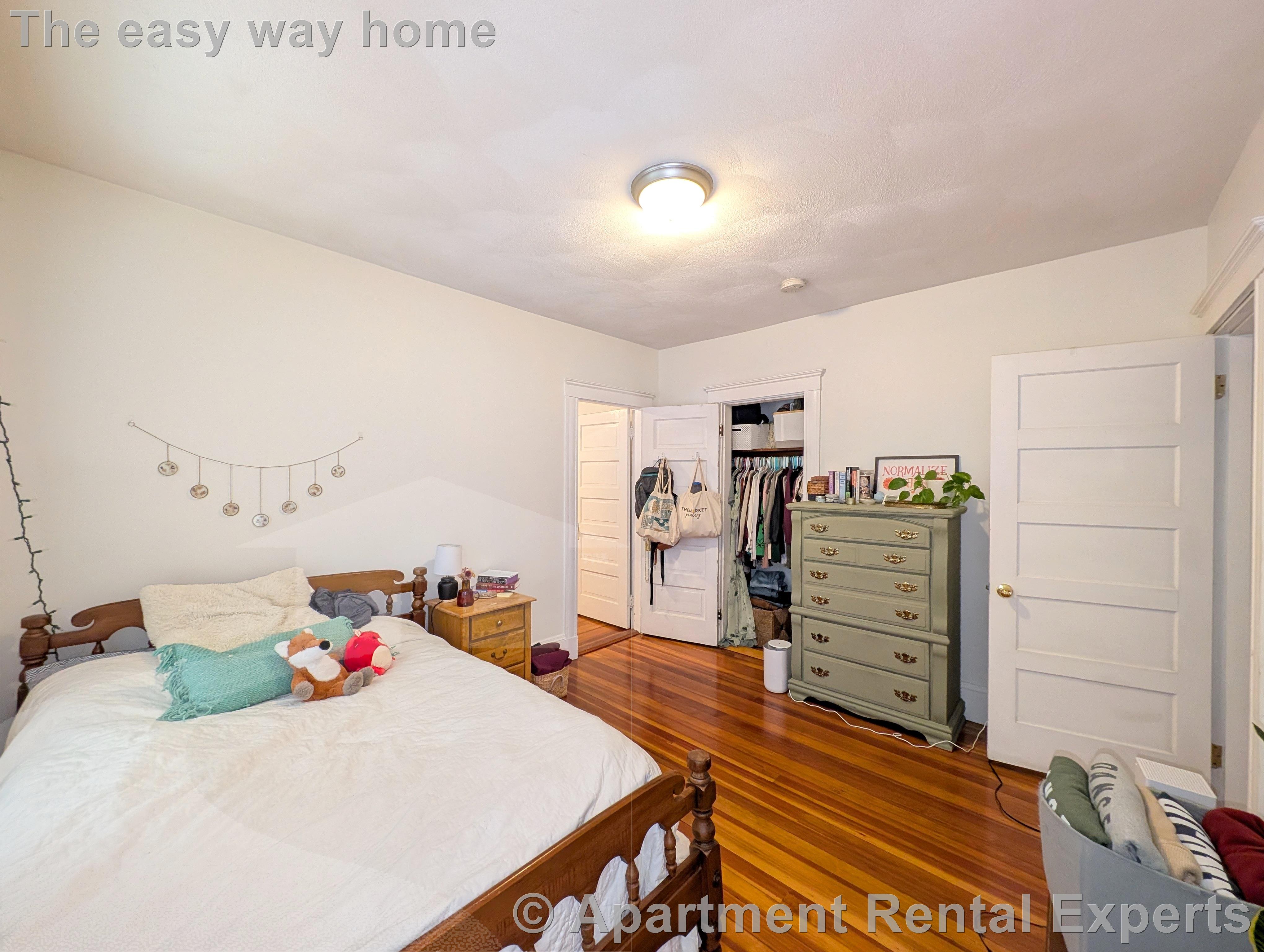 32 Trowbridge St, East Arlington