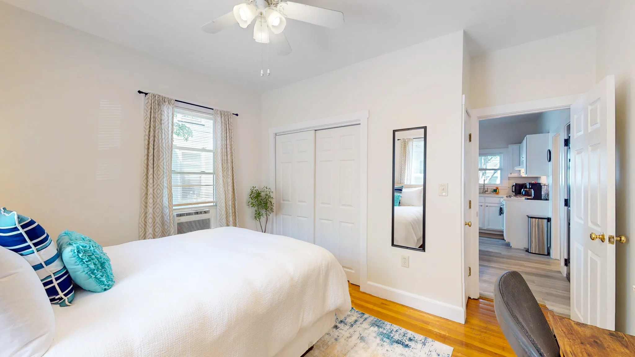 24 Hews St, Riverside