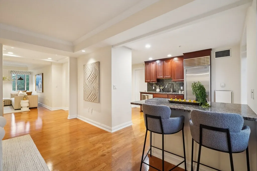 20 Chapel St, Longwood
