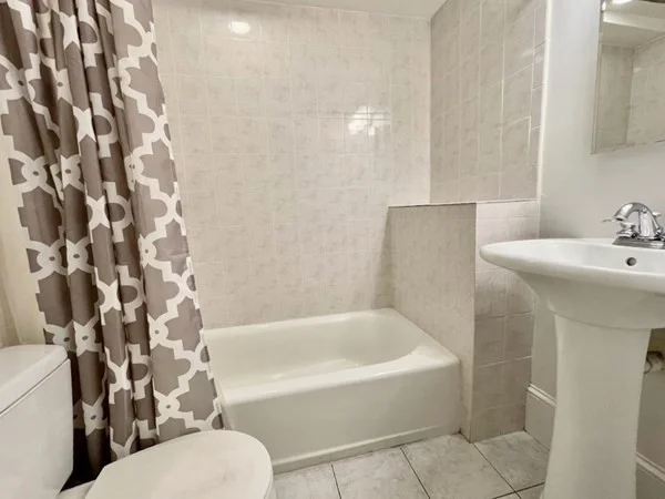 95 W Cedar St, Beacon Hill