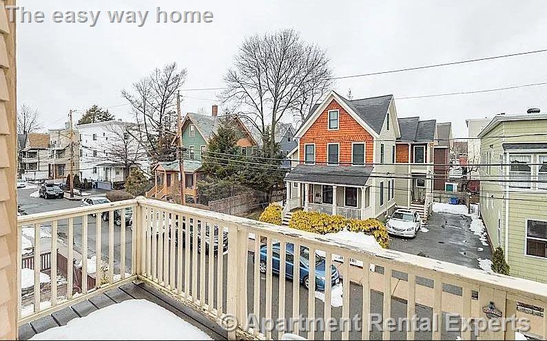 32 Hawthorne St, Davis Square