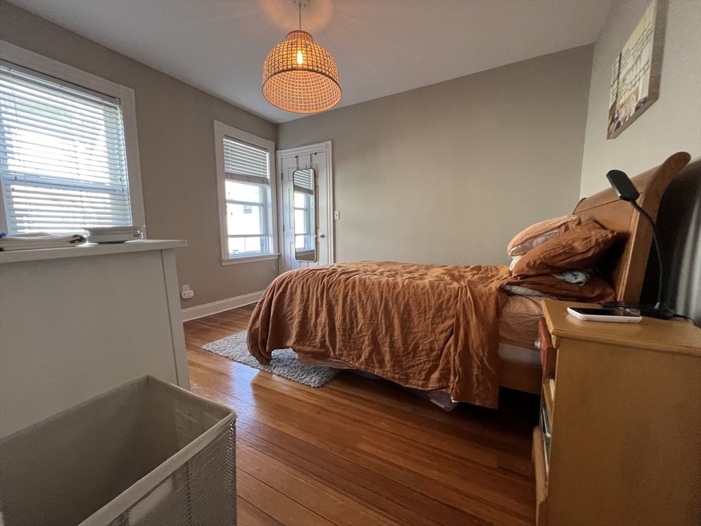 1 Chestnut St, Belmont