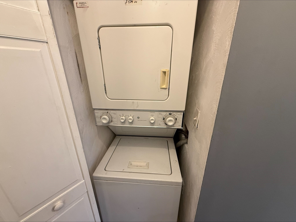 63 Monastery Rd, Brighton