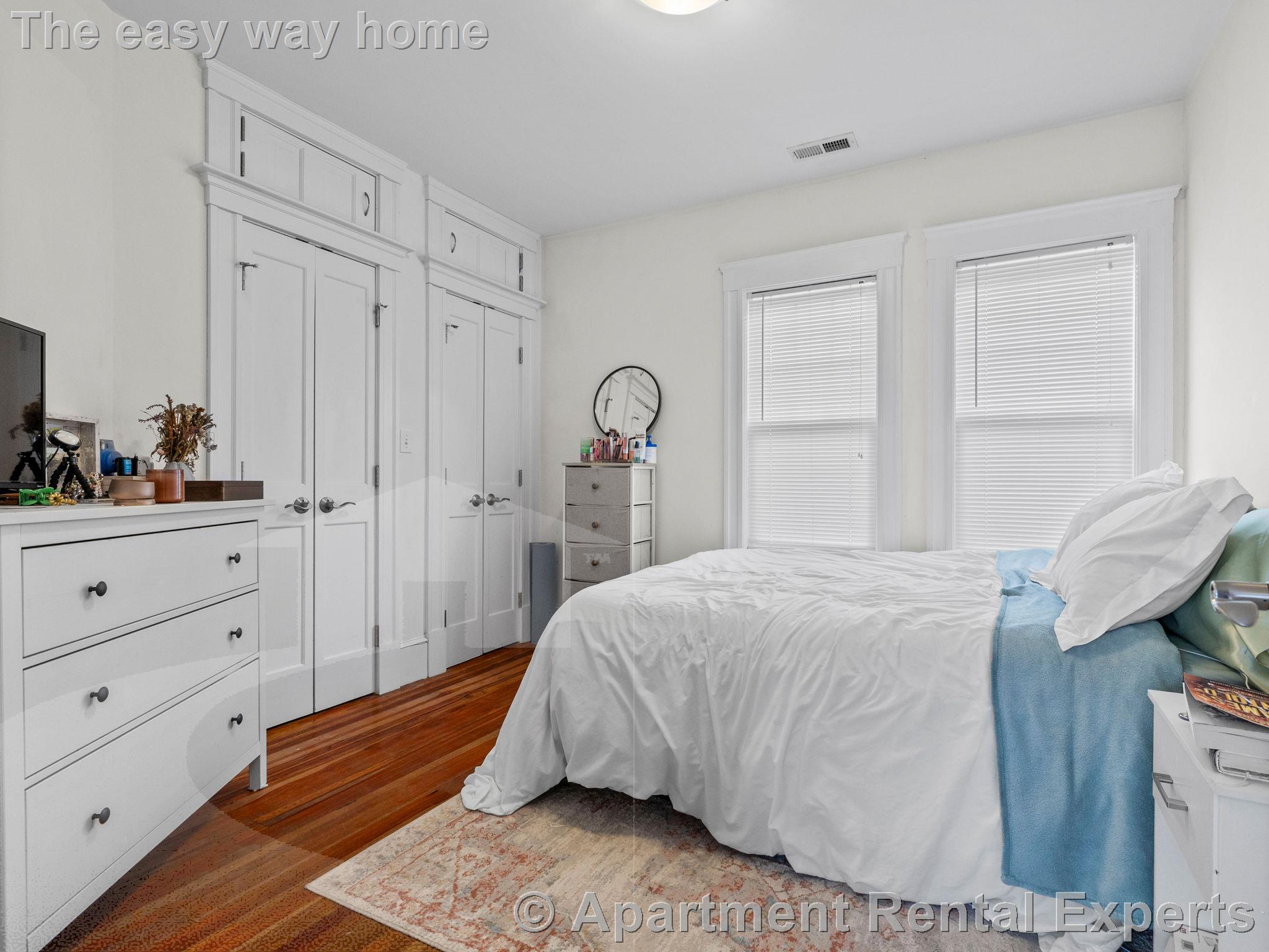 78 Bowdoin St, Tufts