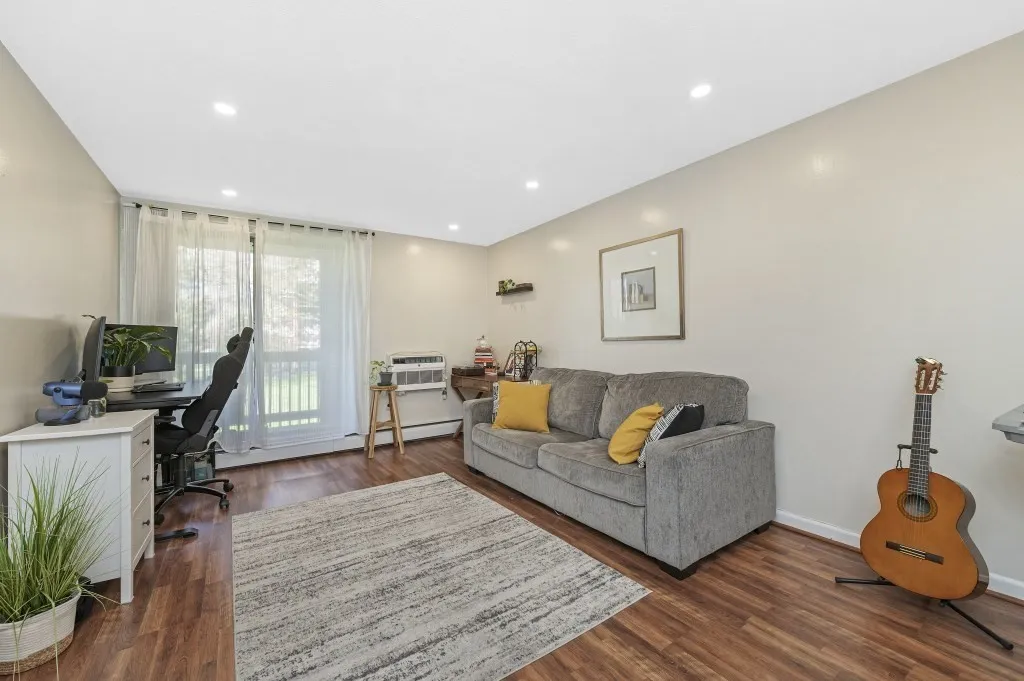 144 Kenrick St, Oak Square