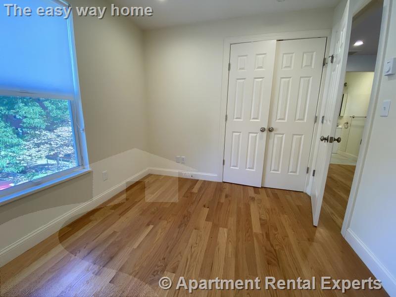 379 Harvard St, Harvard Square