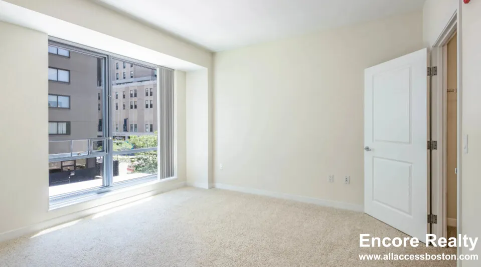 4 Emerson Pl, West End