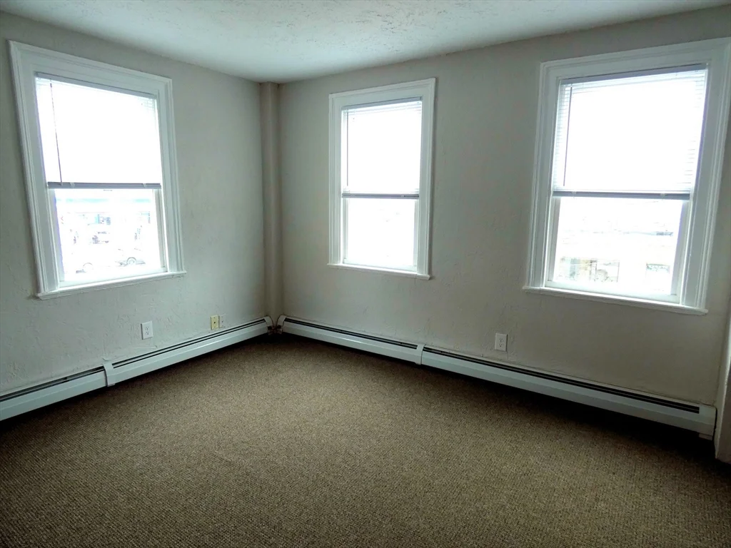 7 Greenwood St, Wakefield